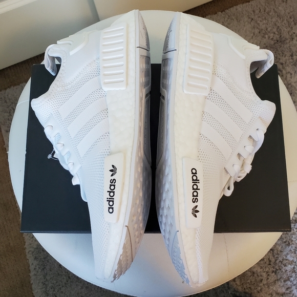 💥RESTOCKED💥 🆕️ BNIB! adidas Originals NMD_R1 Sneakers White - Picture 6 of 8